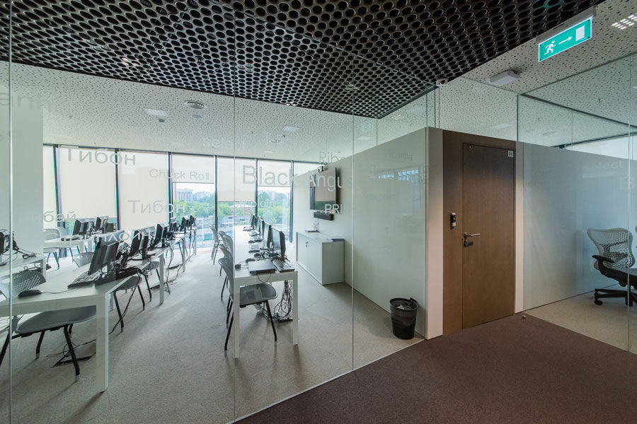 Фото Цельностеклянные перегородки UALCOM-Crystal