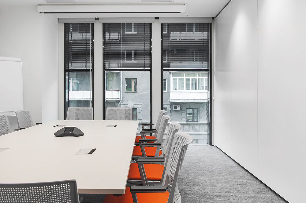 Фото Глухие раздвижные перегородки UALCOM Hufcor