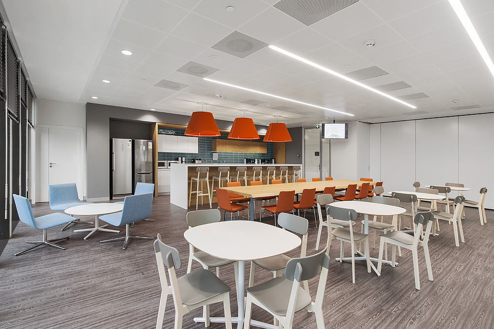 Фото Глухие раздвижные перегородки UALCOM Hufcor