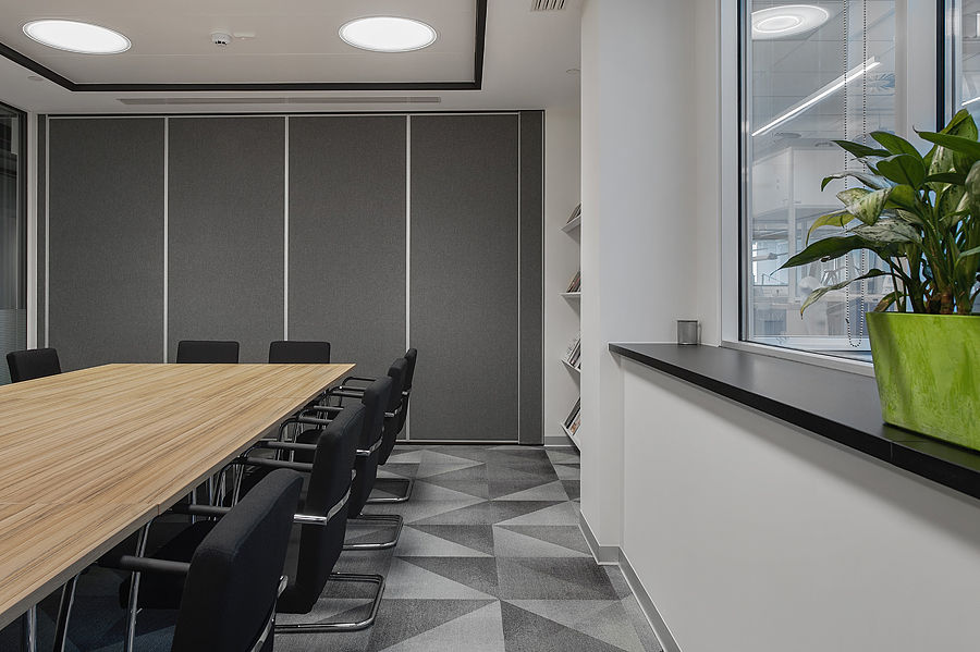 Фото Глухие раздвижные перегородки UALCOM Hufcor