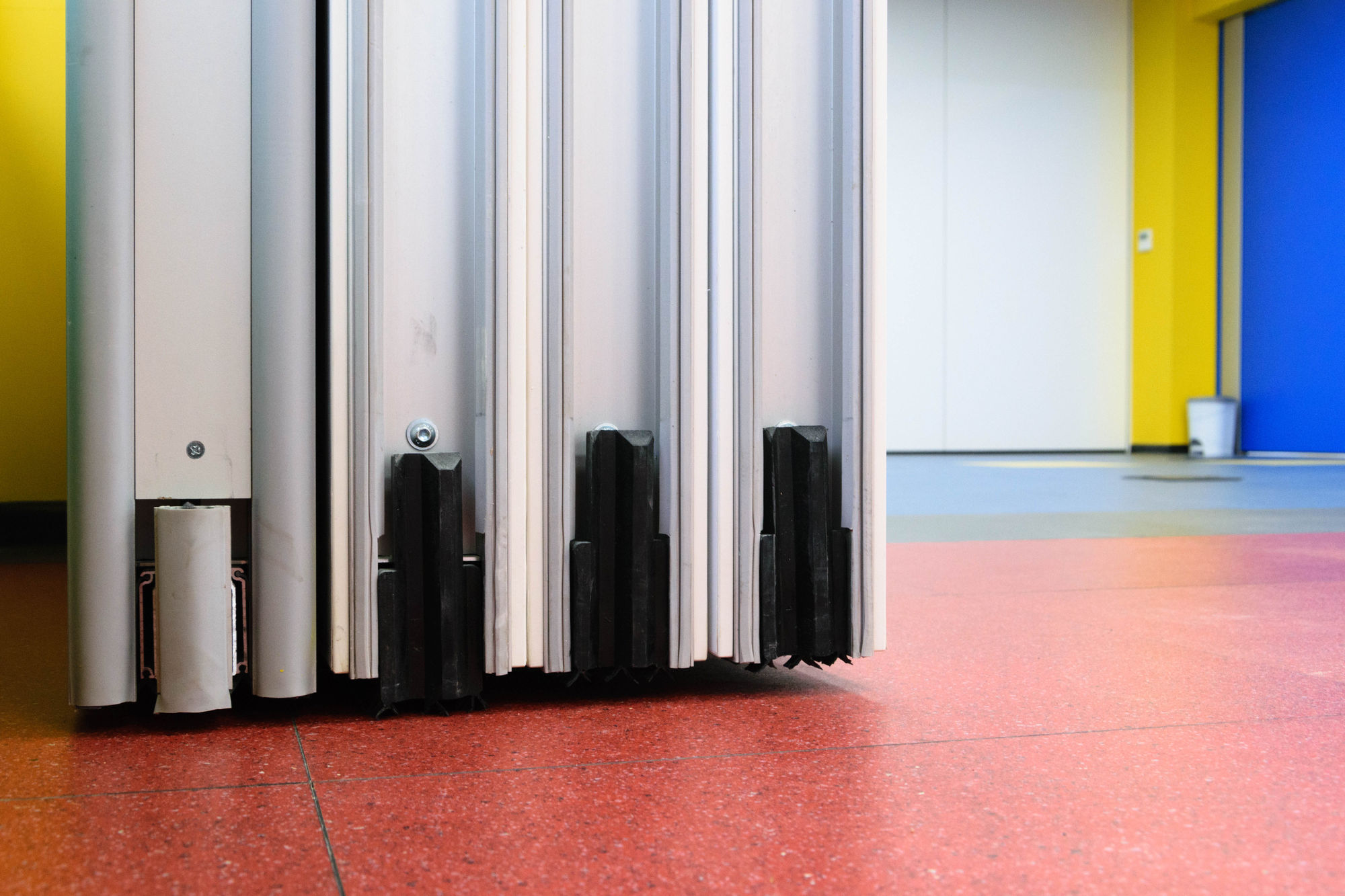 Фото Глухие раздвижные перегородки UALCOM Hufcor