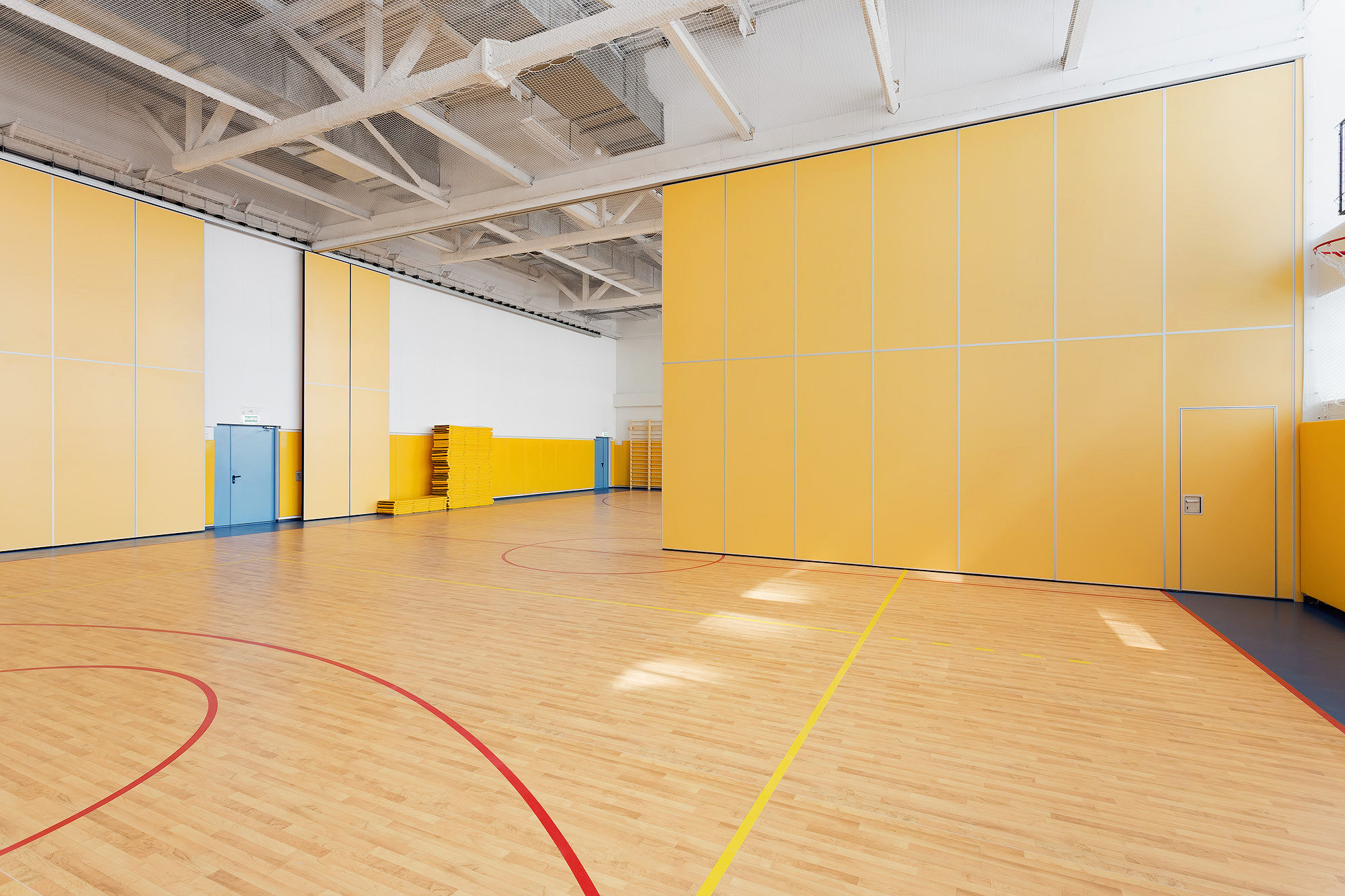 Фото Глухие раздвижные перегородки UALCOM Hufcor