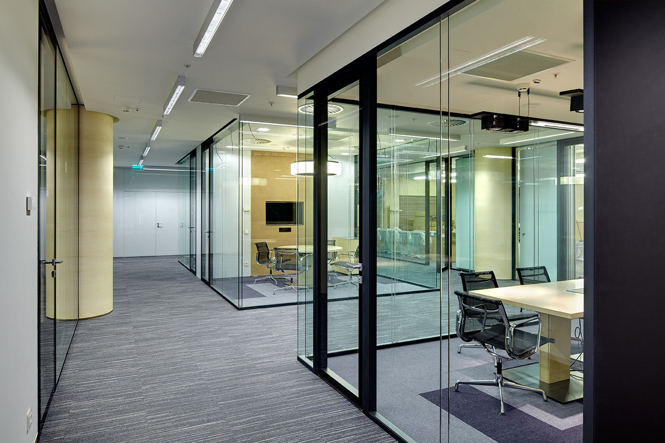 Фото Звуконепроницаемые двери UALCOM-Magic