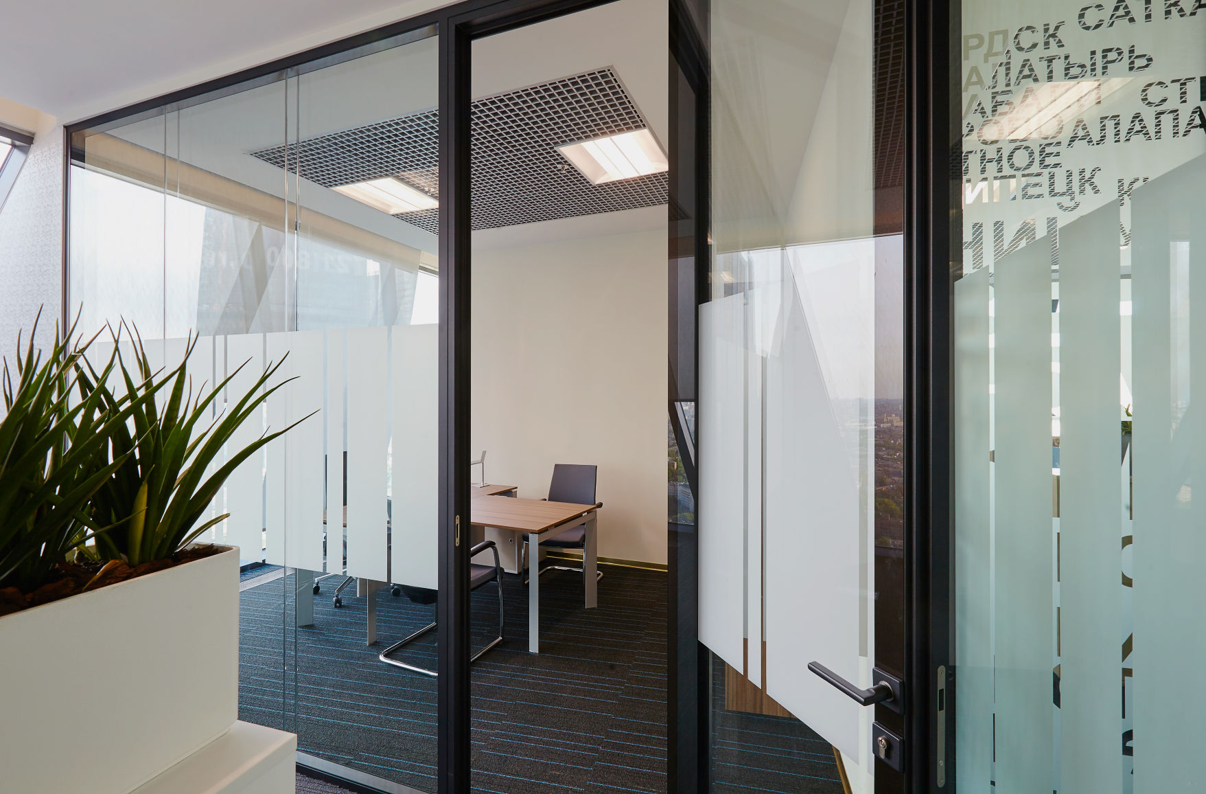 Фото Звуконепроницаемые двери UALCOM-Magic