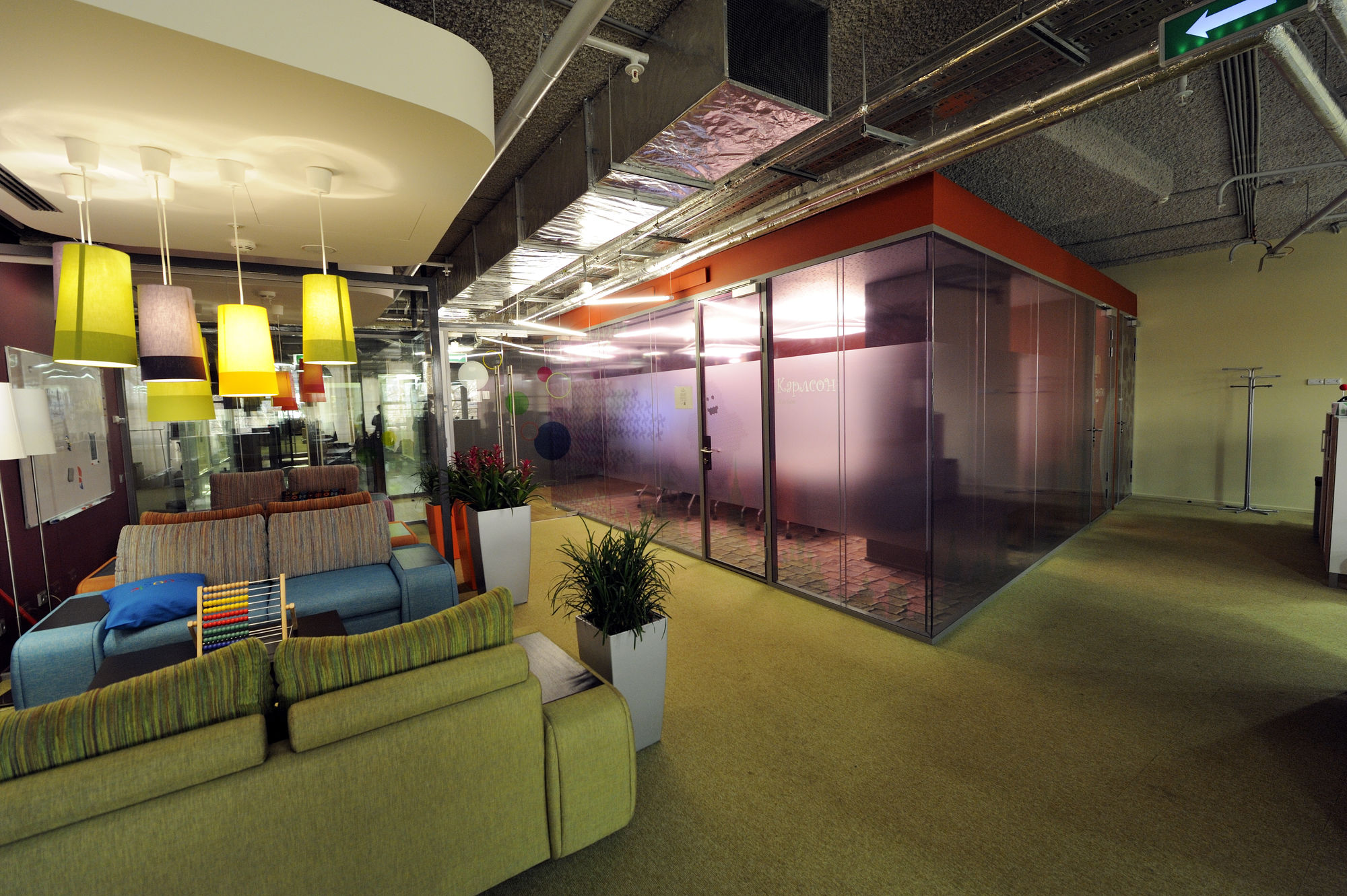 Фото Двери в алюминиевой обвязке