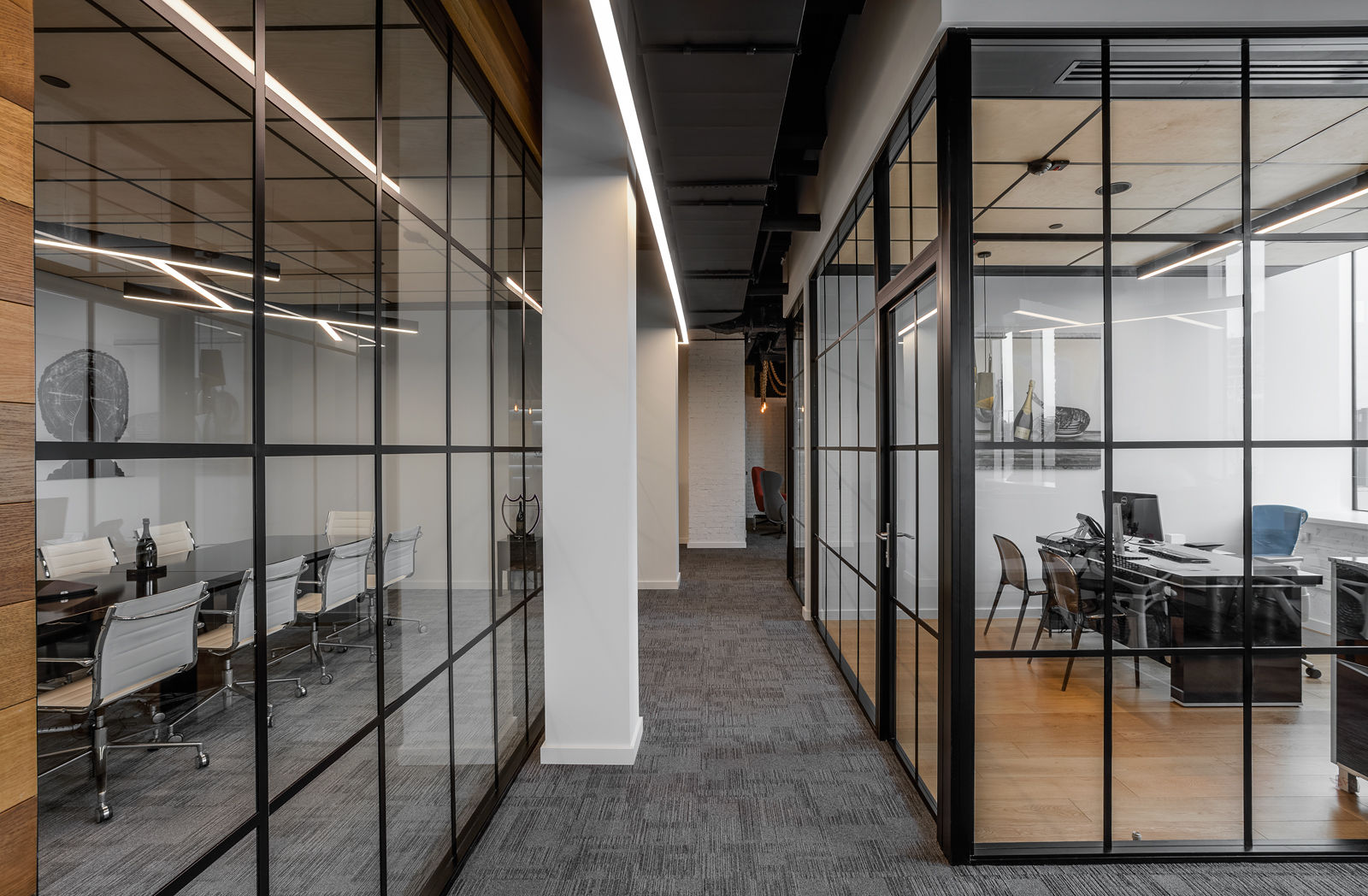 Фото Каркасная перегородка с дверью UALCOM-Quadro