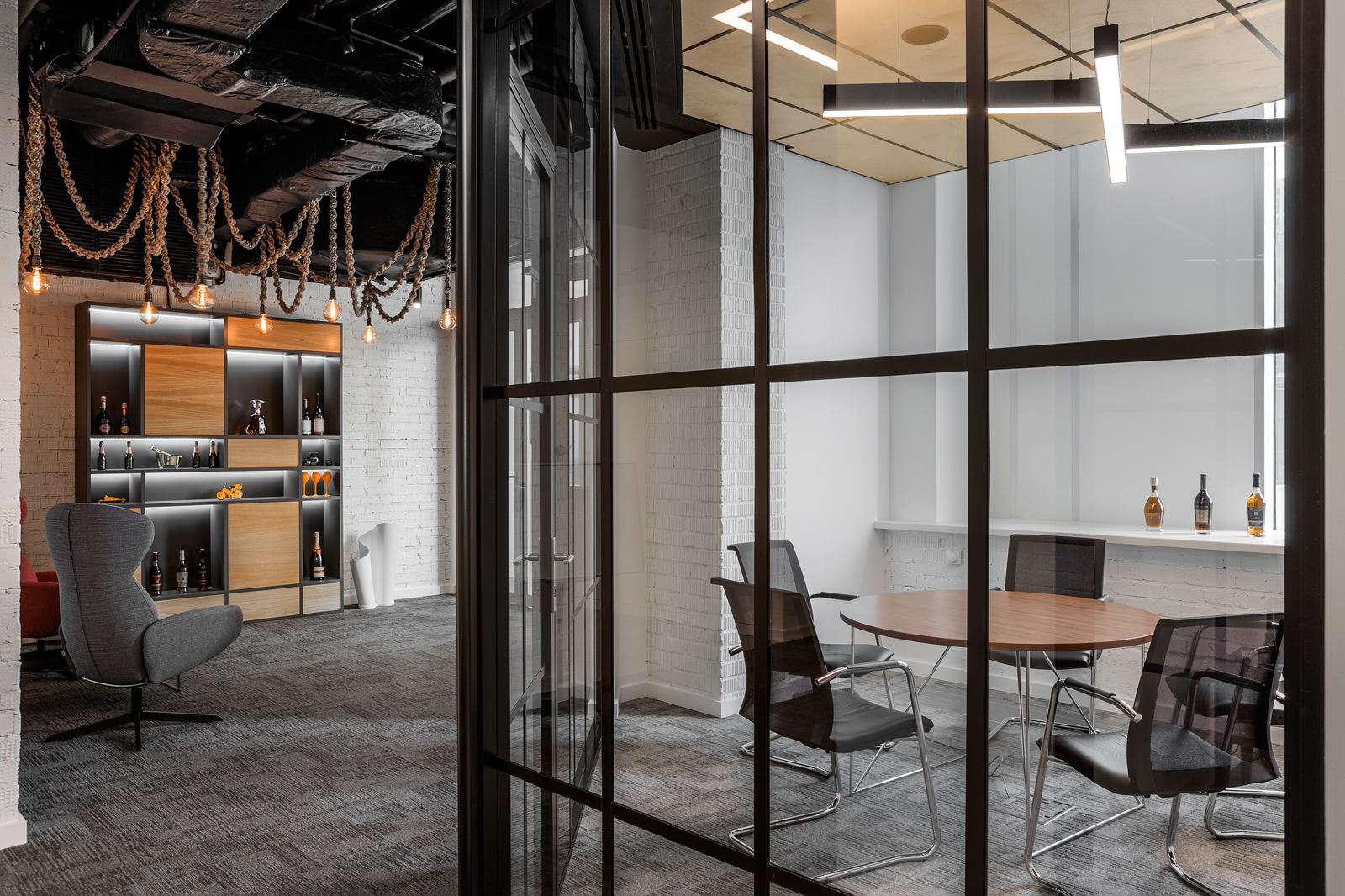 Фото Каркасная перегородка с дверью UALCOM-Quadro