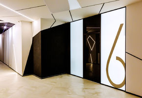 Современные интерьерные решения UALCOM для офиса IT - компании в центре Киева.