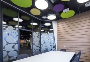 Ualcom совместно с DENZA, закончила проект нового офиса для крупной кондитерской компании.