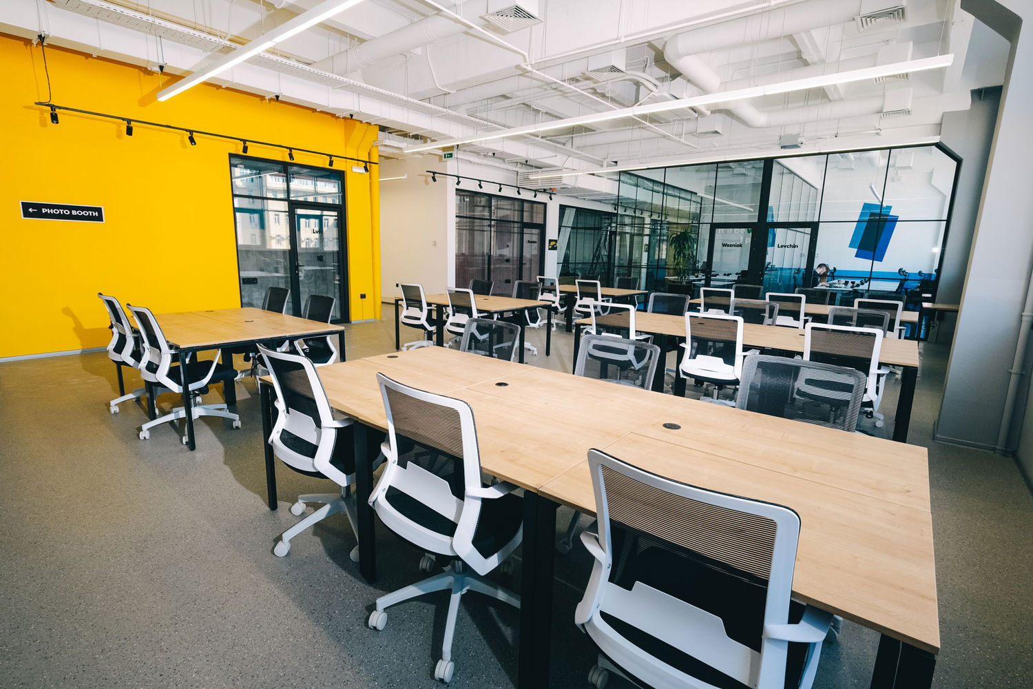 Фото Компания UALCOM оформила пространство нового офиса LIFT99 в г. Киев.