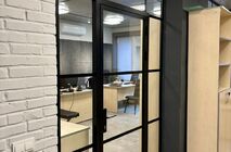 Компания UALCOM реализовала проект по установке офисных перегородок UALCOM Crystal для современного офиса инженерно-строительного направления.