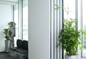 UALCOM Hufcor в проекте Vodafone