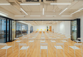 UALCOM-Crystal в проекте Компания UALCOM оформила пространство нового офиса современного сообщества состоявшихся стартап-основатетелей - LIFT99 в г. Киев.