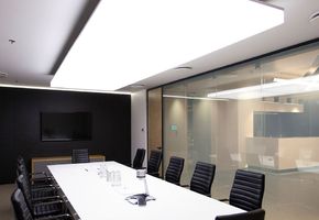 UALCOM SmartGlass в проекте Новый офис для украинской юридической компании AEQUO.