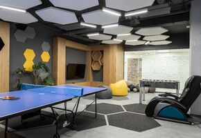 Стационарные перегородки в проекте Новый, яркий, нестандартный проект воплотила компания UALCOM .