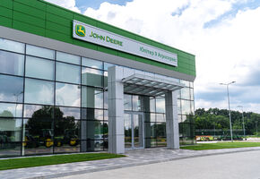 Стационарные перегородки в проекте Классическое оформление офисного пространства для дилера мировых производителей сельхозтехники.